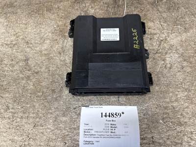 Freightliner A06-95632-003 Fuse Box for a Freightliner CASCADIA 126