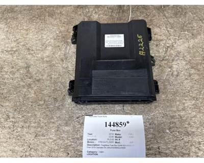 Freightliner A06-95632-003 Fuse Box for a Freightliner CASCADIA 126