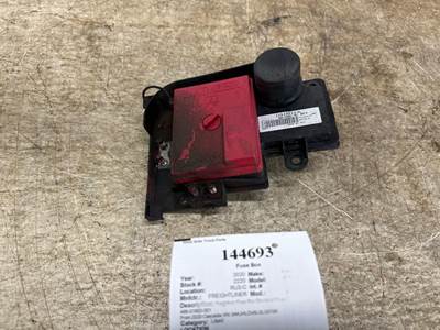 Freightliner A66-01883-001 Fuse Box for a Freightliner CASCADIA 126