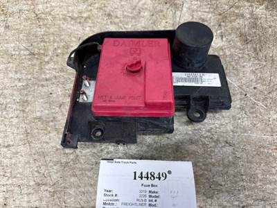 Freightliner A66-10830-000 Fuse Box for a Freightliner CASCADIA 126