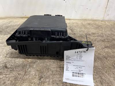 Freightliner A66-22300-000 Fuse Box for a Freightliner CASCADIA 126