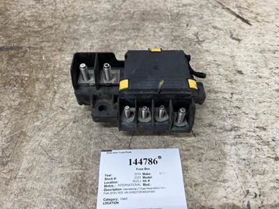 International 4088279F92 Fuse Box for a International LT625