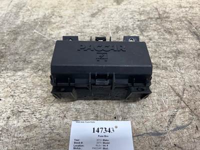 Paccar P27-1135-0100 Fuse Box for a Kenworth T680