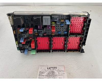 Paccar P27-1147-0200 Fuse Box for a Kenworth T680
