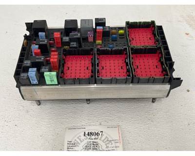 Paccar P27-1147-0200 Fuse Box for a Kenworth T680