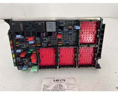Paccar P27-1147-0200 Fuse Box for a Kenworth T680
