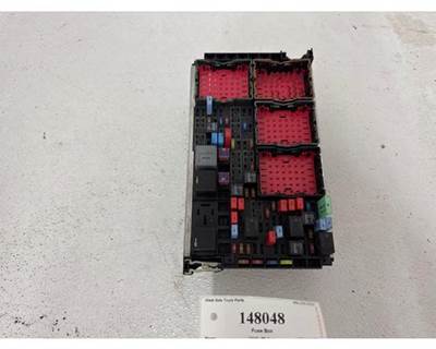 Paccar P27-1147-0300 Fuse Box for a Kenworth T680