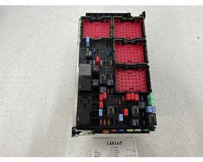 Paccar P27-1147-0300 Fuse Box for a Kenworth T680