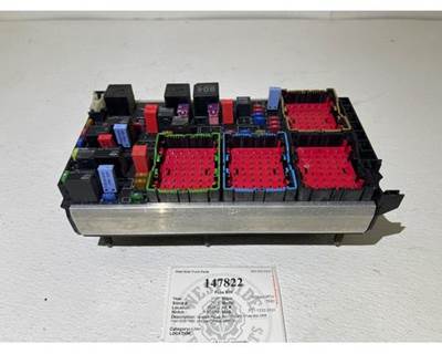 Paccar P27-1232-0101 Fuse Box for a Kenworth T680