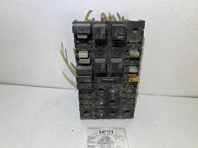 Peterbilt 16-05924 Fuse Box for a Peterbilt 379