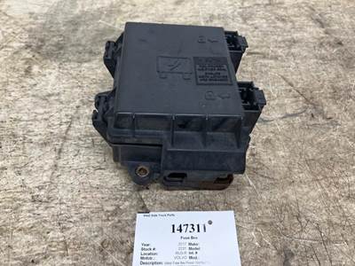 Volvo VNL Fuse Box
