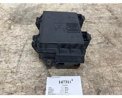 Volvo VNL Fuse Box