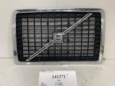 Volvo 82733842 Grille for a Volvo VNL
