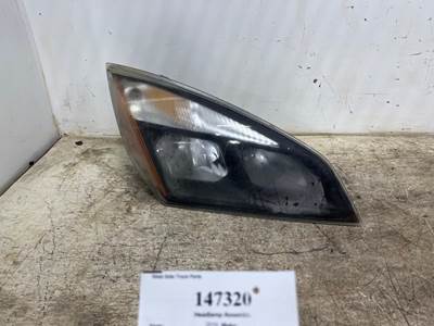 Freightliner A66-01512-003 Right Headlight Assembly for a Freightliner CASCADIA 126