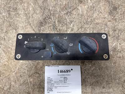 Freightliner A22-57054-003 Heater / AC Temp Control for a Freightliner M2 106