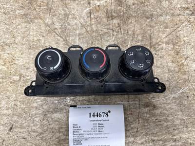 Freightliner A22-73670-000 Heater / AC Temp Control for a Freightliner CASCADIA 126