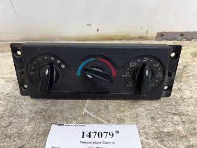 International 3827580C1 Heater / AC Temp Control for a International Prostar