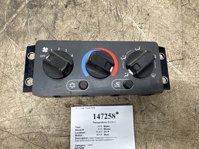 Mack 29RD324AM Heater / AC Temp Control for a Mack CXU613