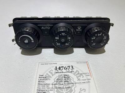 Paccar F21-1028-1391 Heater / AC Temp Control for a Kenworth T680