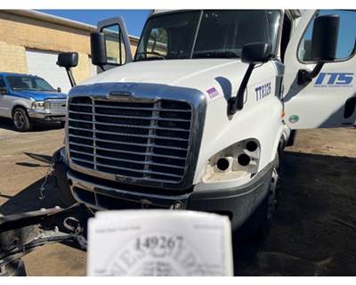 2016 Freightliner Cascadia Hood OEM, Part # A17-15340-013