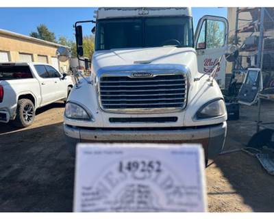 2006 Freightliner Columbia Hood, Part # A17-15549-000