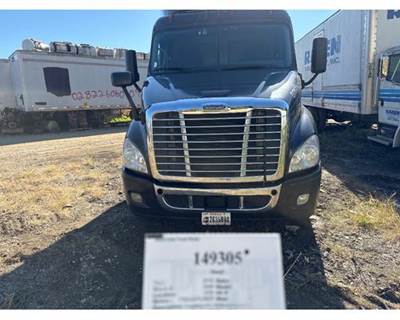2018 Freightliner Cascadia Hood, OEM Part # A17-15588-009