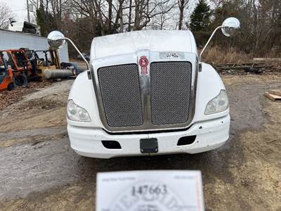 Kenworth L29-6135-10000 Hood for a Kenworth T680
