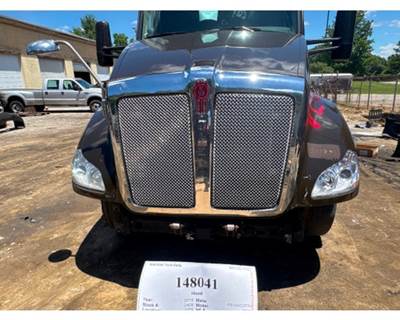 Used 2016 Kenworth T680 Hood