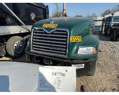 2018 Mack CXU612 Hood OEM 82716357