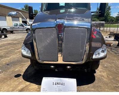Used 2016 Kenworth T680 Hood