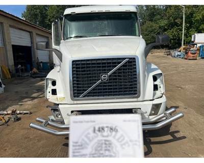 Used 2012 Volvo VNL Hood
