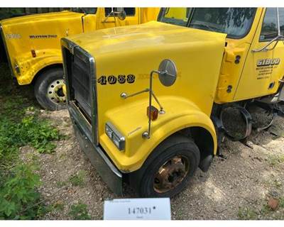 2012 Western Star 4900FA Hood, Part # A17-15835-002
