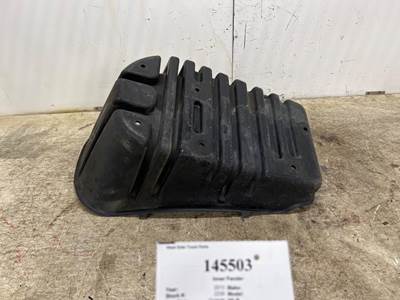 Freightliner 17-15486-000 Left Inner Fender for a Freightliner CASCADIA