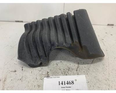 Freightliner 17-15486-000 Left Inner Fender for a Freightliner CASCADIA