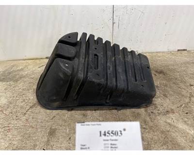 Freightliner 17-15486-000 Left Inner Fender for a Freightliner CASCADIA