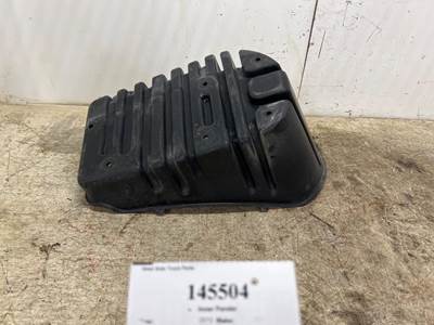 Freightliner 17-15486-001 Right Inner Fender for a Freightliner CASCADIA