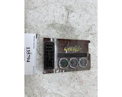 International 3592615C91 Instrument Panel Cluster for a International 9200I