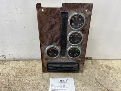 International 3592616C91 Instrument Panel Cluster for a International 9400I