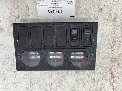 International 3819136C1 Instrument Panel Cluster for a International 8600