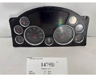 Paccar Instrument Panel Cluster for a Kenworth T680