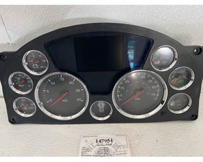 Paccar Instrument Panel Cluster for a Kenworth T680