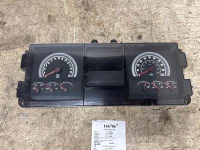 Mack 22924492 Instrument Panel Cluster for a Mack R686T