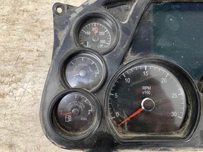 Paccar Q43-6057-1-2-109B Instrument Panel Cluster for a Peterbilt 567