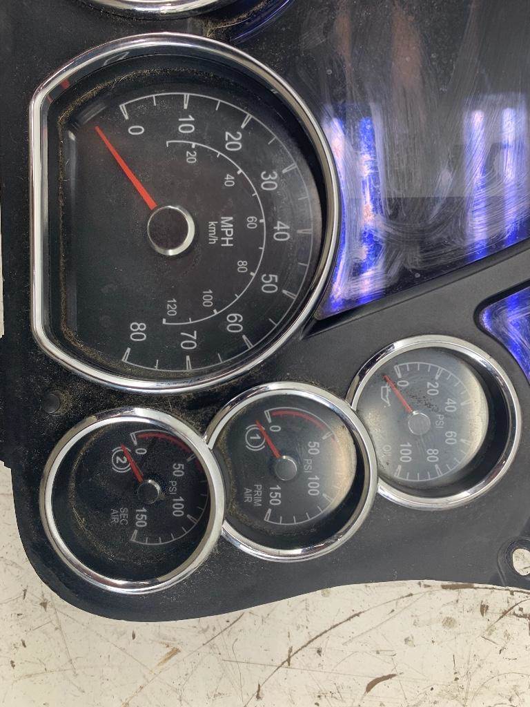 2015 Peterbilt Q43605712104C Instrument Panel Cluster for a Peterbilt 579 For Sale