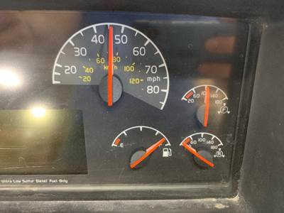 Volvo 21844839-P01 Instrument Panel Cluster for a Volvo VNL