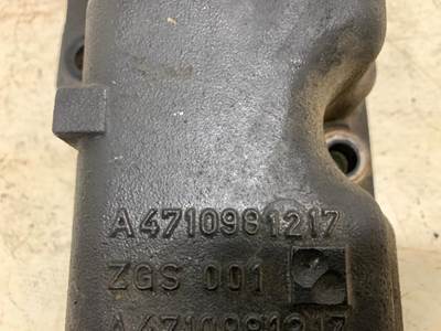 Detroit A4710981217 Intake Manifold for a Freightliner CASCADIA 125BBC