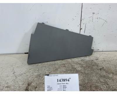 Used Paccar Right Upper Closeout Panel U22-1132-661 for 2020 Kenworth T680