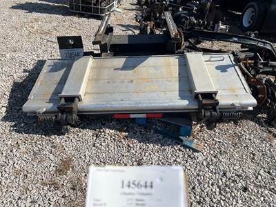 LEYMAN LHLP3500G-8060CS Liftgate for a Freightliner M2 106
