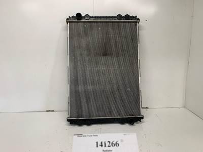 Freightliner BHTD0635 Radiator for a Freightliner ST120