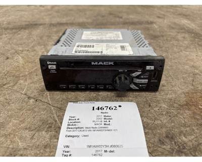 Mack 22659663 Radio for a Mack CXU613